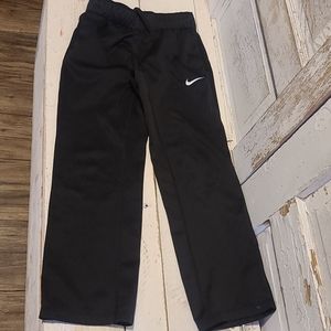 Nike drifit fleece girls size small 6/7 pants